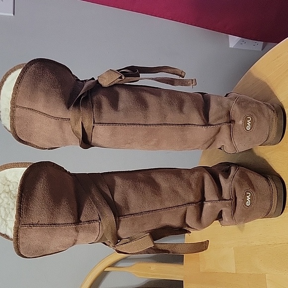 Tall Overknee EMU Boots - Picture 3 of 11